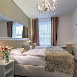 4* Отель Taurus