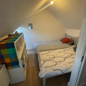 Bed & Breakfast House 