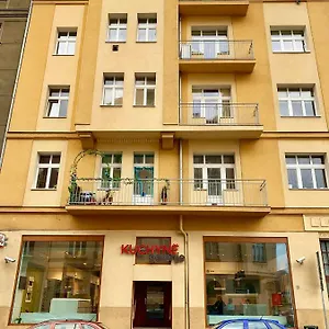 blue-rose-apartman.karlovyvary-hotels.com/